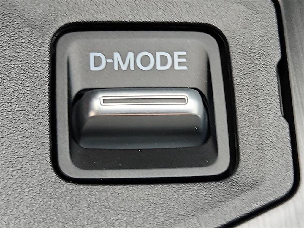 new 2025 Nissan Kicks car, priced at $27,373