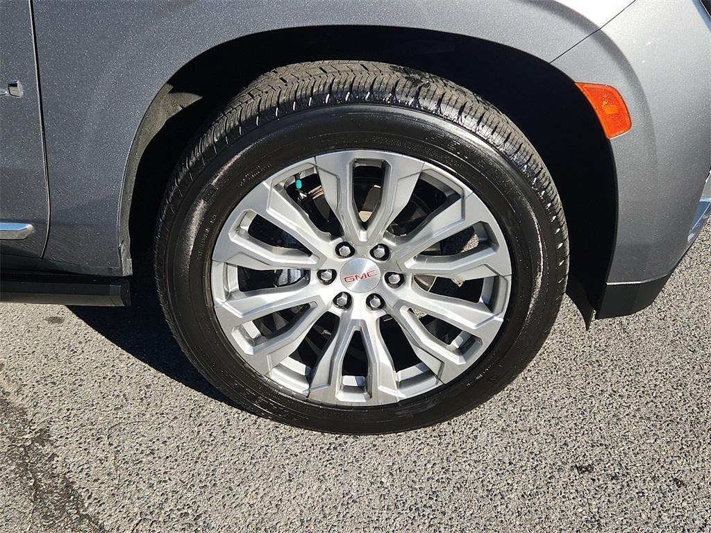 used 2022 GMC Yukon XL car, priced at $51,800