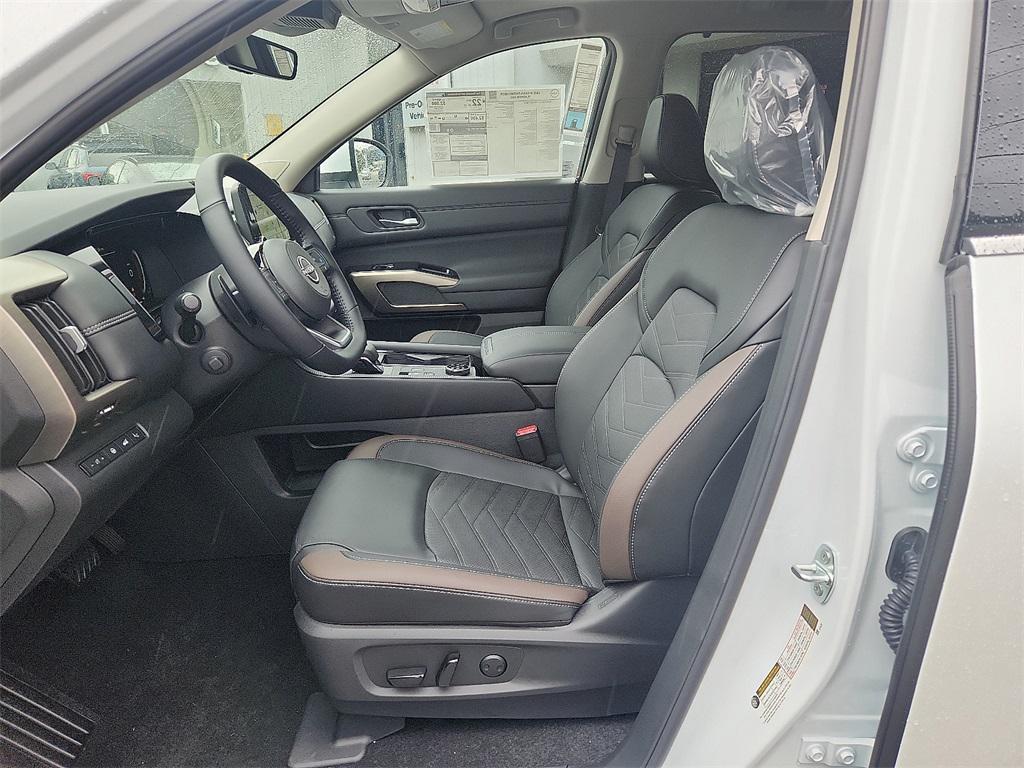 new 2025 Nissan Pathfinder car, priced at $53,200