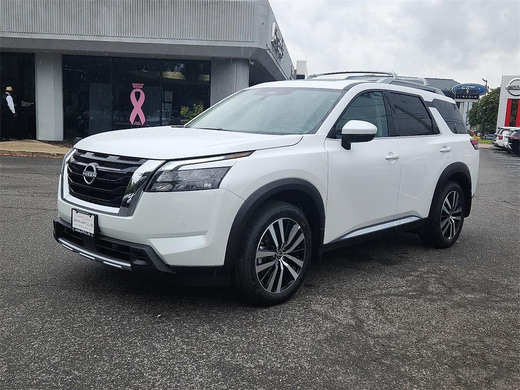 new 2025 Nissan Pathfinder car, priced at $53,200
