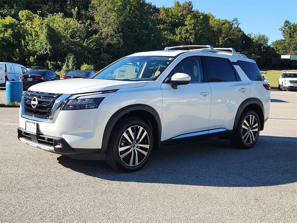 new 2025 Nissan Pathfinder car, priced at $44,632
