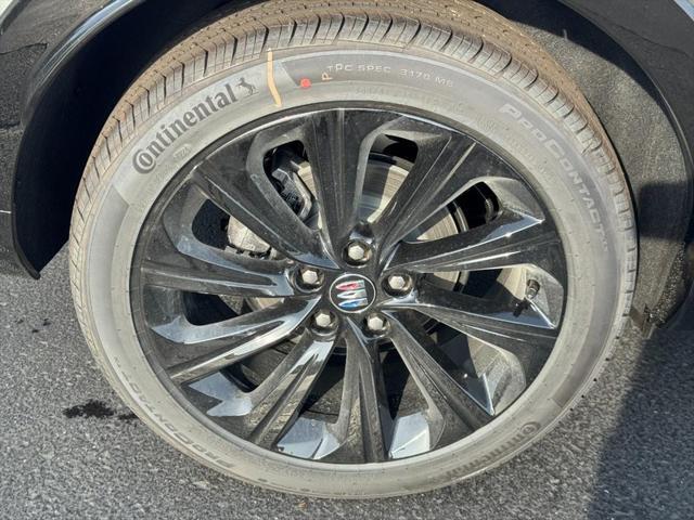 new 2025 Buick Envista car, priced at $26,815