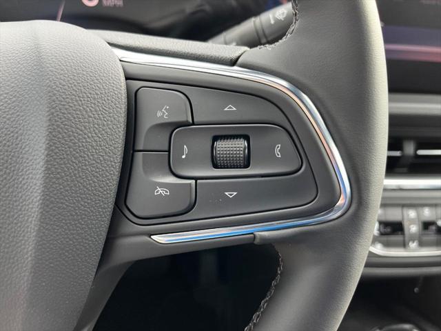 new 2025 Buick Envista car, priced at $27,625