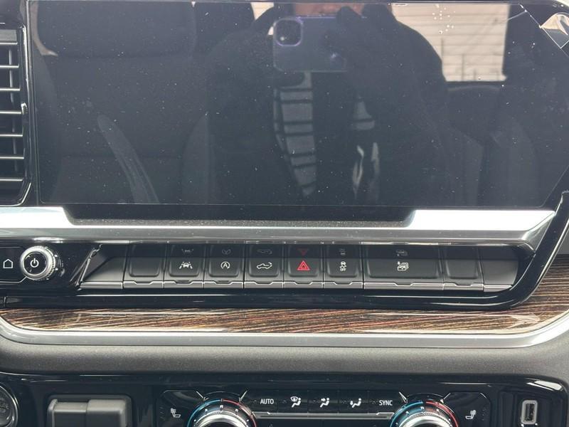 new 2025 GMC Sierra 1500 car, priced at $41,740