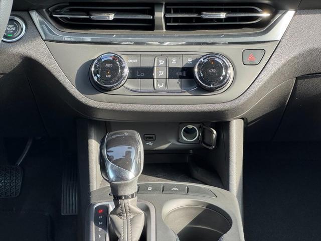 new 2025 Buick Envista car, priced at $22,535