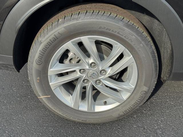 new 2025 Buick Envista car, priced at $22,535