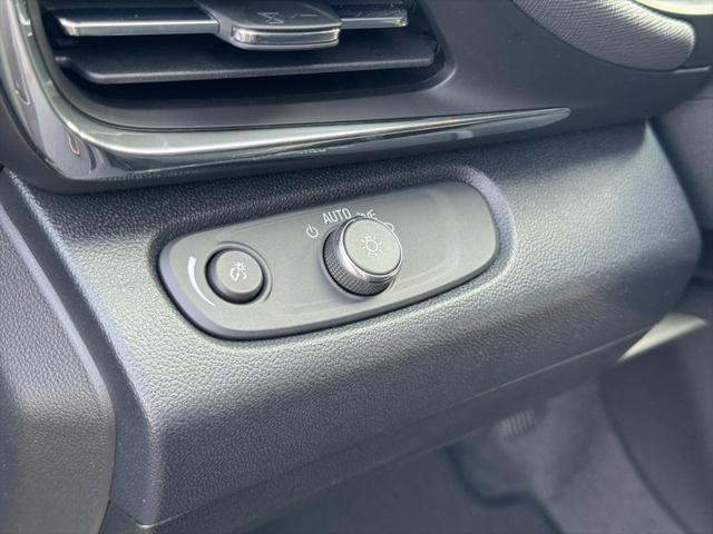 new 2025 Buick Envista car, priced at $22,535