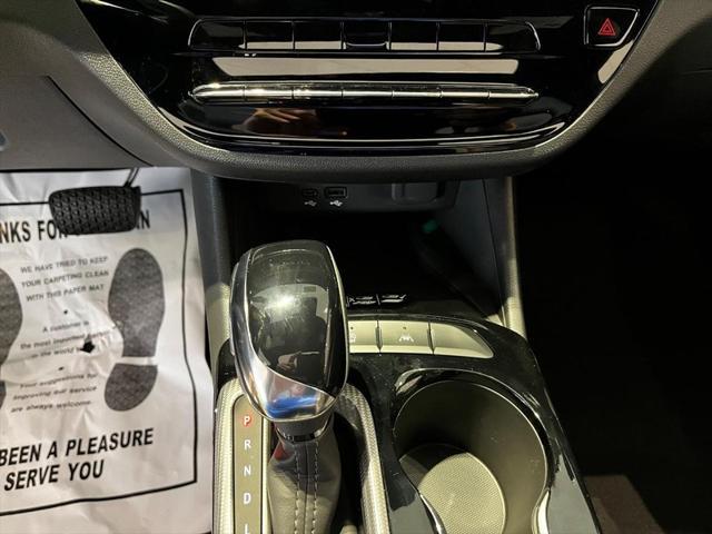 new 2025 Buick Envista car, priced at $30,184