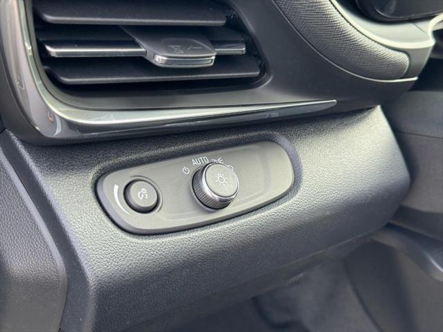 new 2025 Buick Envista car, priced at $22,535