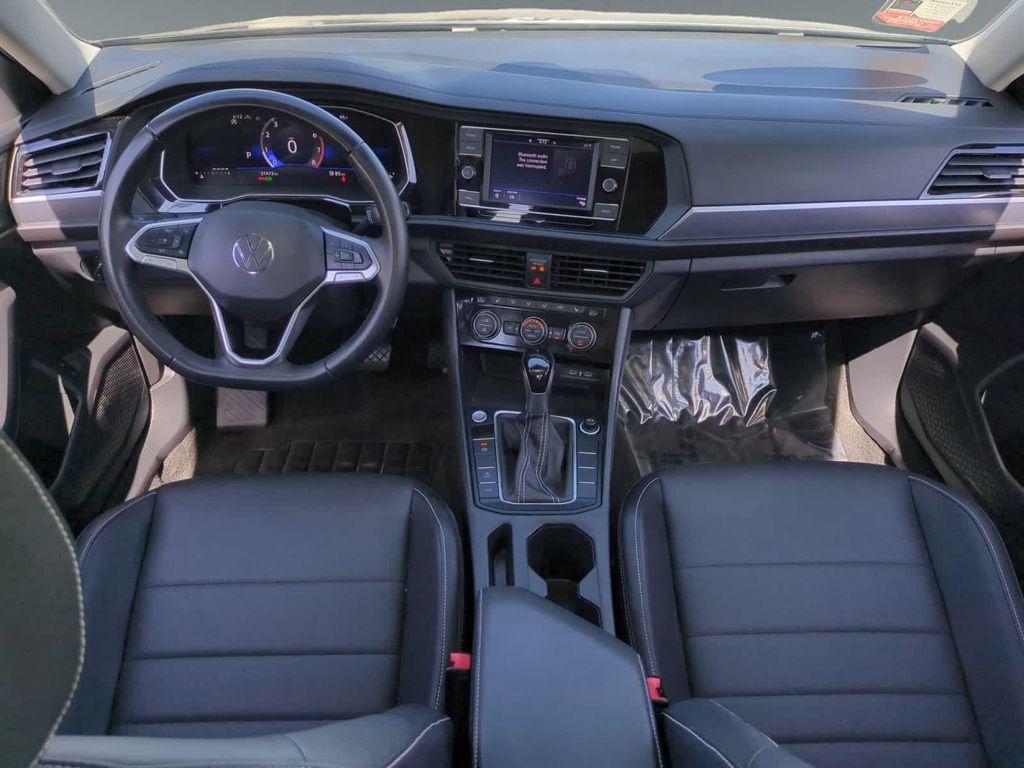 used 2024 Volkswagen Jetta car