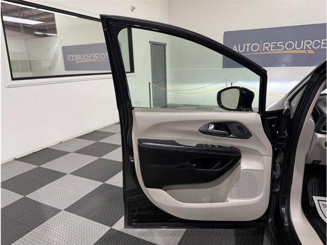 used 2022 Chrysler Pacifica Hybrid car, priced at $20,699
