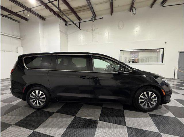 used 2022 Chrysler Pacifica Hybrid car, priced at $20,699