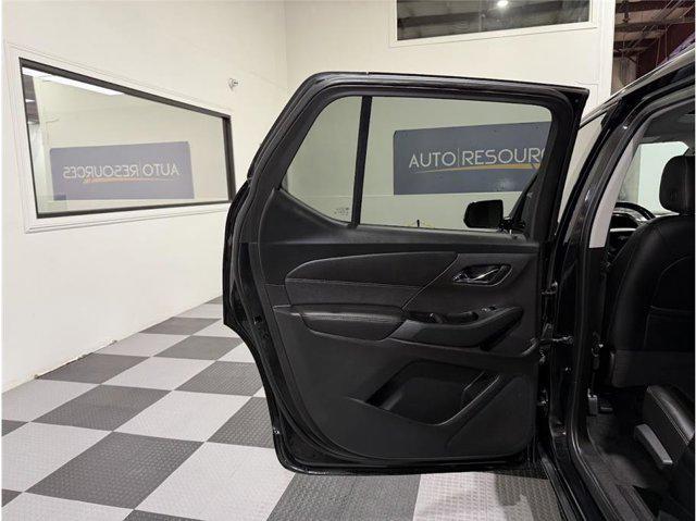 used 2020 Chevrolet Traverse car, priced at $21,799