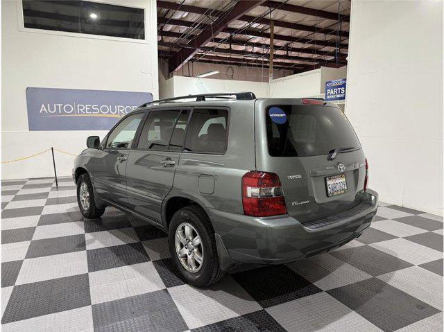 used 2006 Toyota Highlander car, priced at $5,649
