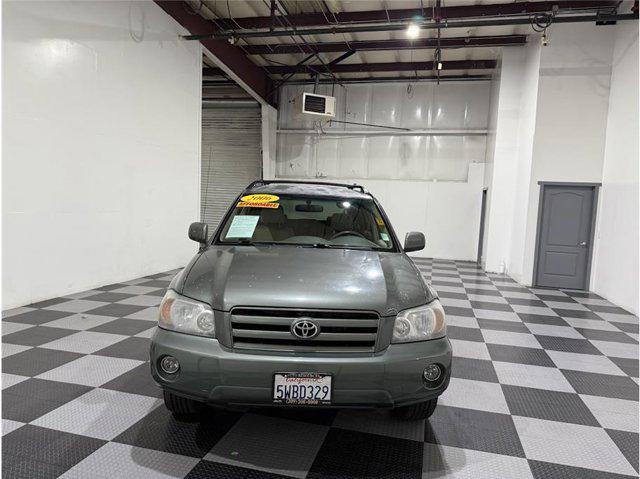 used 2006 Toyota Highlander car, priced at $5,649