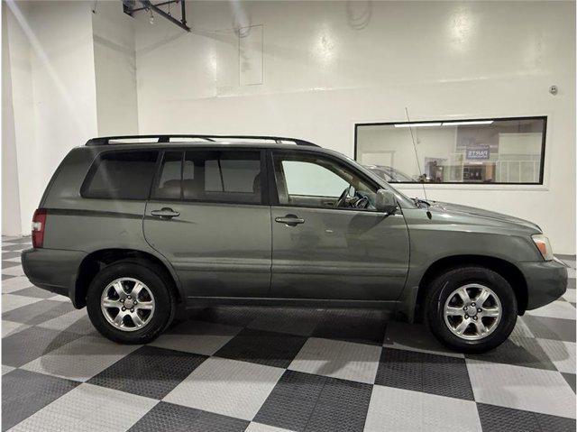 used 2006 Toyota Highlander car, priced at $5,649