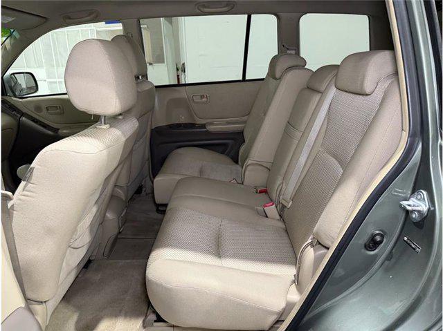 used 2006 Toyota Highlander car, priced at $5,649