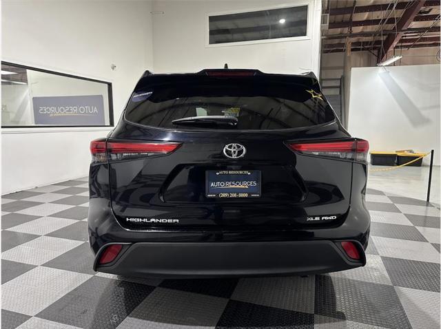 used 2021 Toyota Highlander car, priced at $32,888