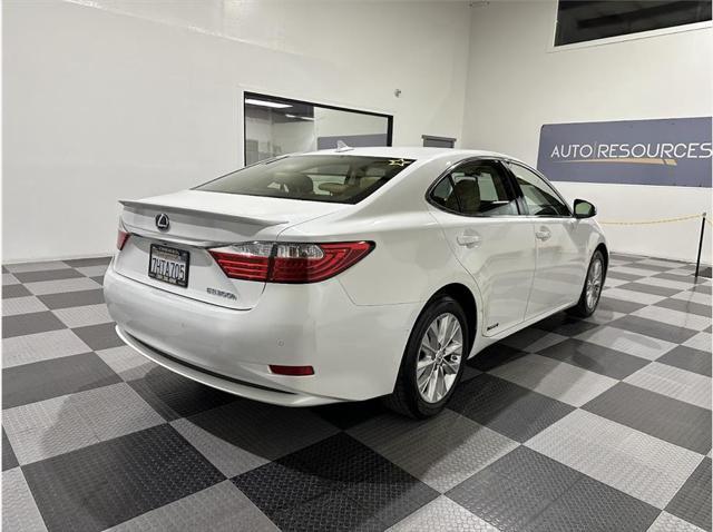 used 2014 Lexus ES 300h car, priced at $15,555