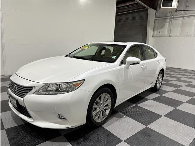 used 2014 Lexus ES 300h car, priced at $15,555