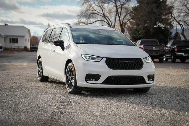 new 2024 Chrysler Pacifica car, priced at $48,515