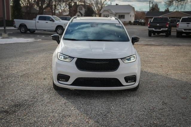 new 2024 Chrysler Pacifica car, priced at $50,011