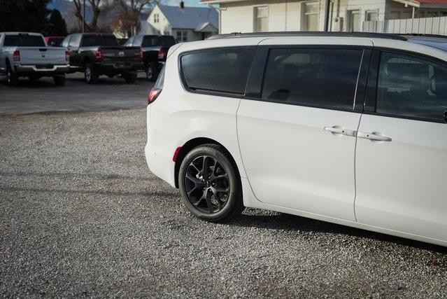 new 2024 Chrysler Pacifica car, priced at $50,011