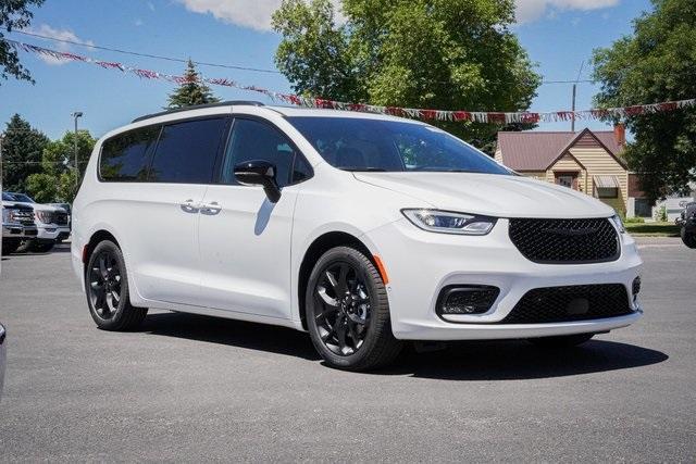 new 2024 Chrysler Pacifica car, priced at $50,108