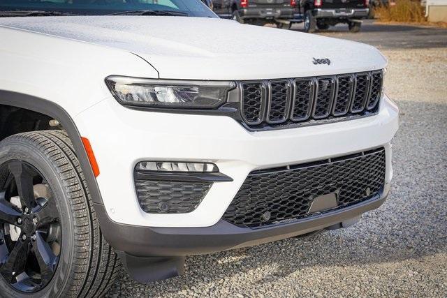 new 2025 Jeep Grand Cherokee car, priced at $54,257