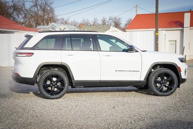 new 2025 Jeep Grand Cherokee car, priced at $54,257