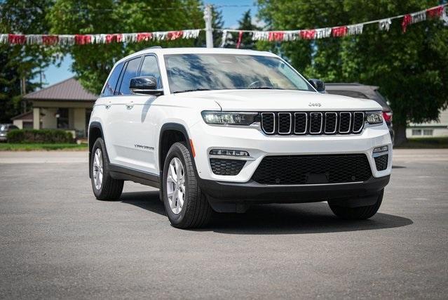 used 2022 Jeep Grand Cherokee car, priced at $36,290