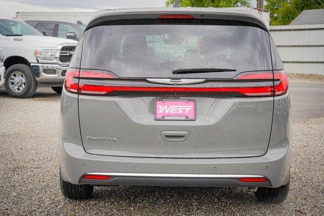 new 2024 Chrysler Pacifica car, priced at $45,190