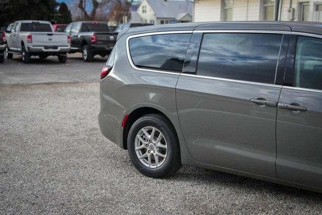 new 2024 Chrysler Pacifica car, priced at $42,873