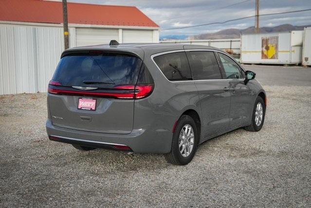 new 2024 Chrysler Pacifica car, priced at $42,873