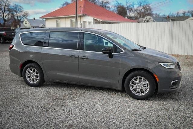 new 2024 Chrysler Pacifica car, priced at $42,873