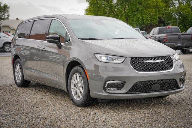 new 2024 Chrysler Pacifica car, priced at $45,190