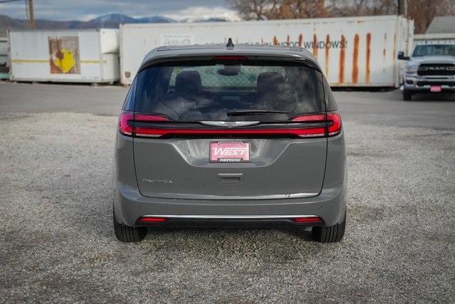 new 2024 Chrysler Pacifica car, priced at $42,873