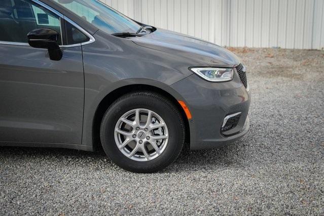 new 2024 Chrysler Pacifica car, priced at $42,873