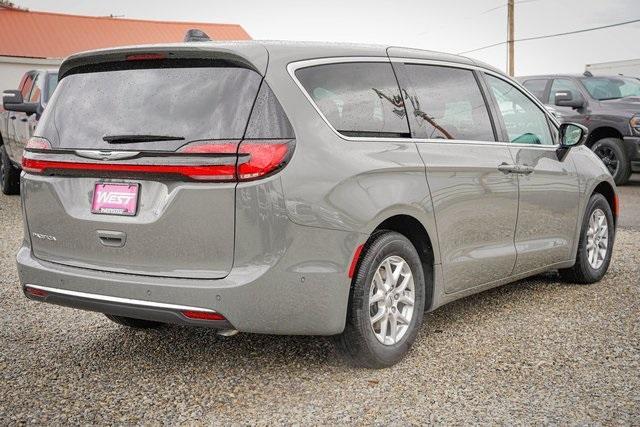 new 2024 Chrysler Pacifica car, priced at $45,190