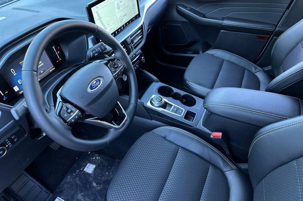 new 2025 Ford Escape PHEV car, priced at $33,152