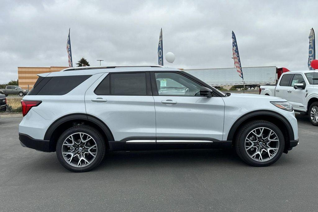 new 2025 Ford Explorer car, priced at $56,374
