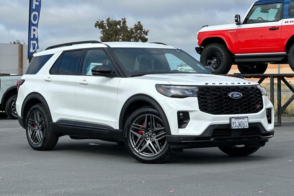 new 2025 Ford Explorer car, priced at $55,150