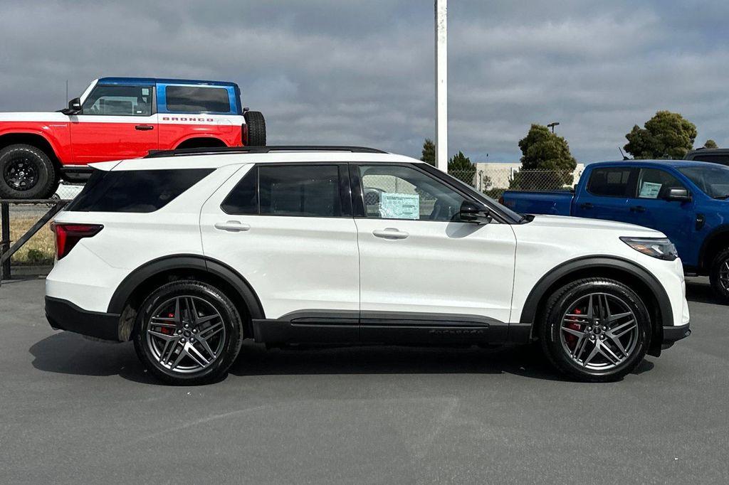 new 2025 Ford Explorer car, priced at $55,150