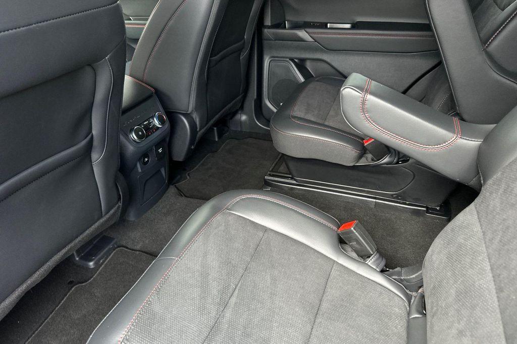new 2025 Ford Explorer car, priced at $55,150