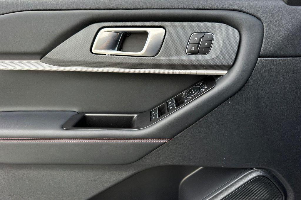 new 2025 Ford Explorer car, priced at $55,150