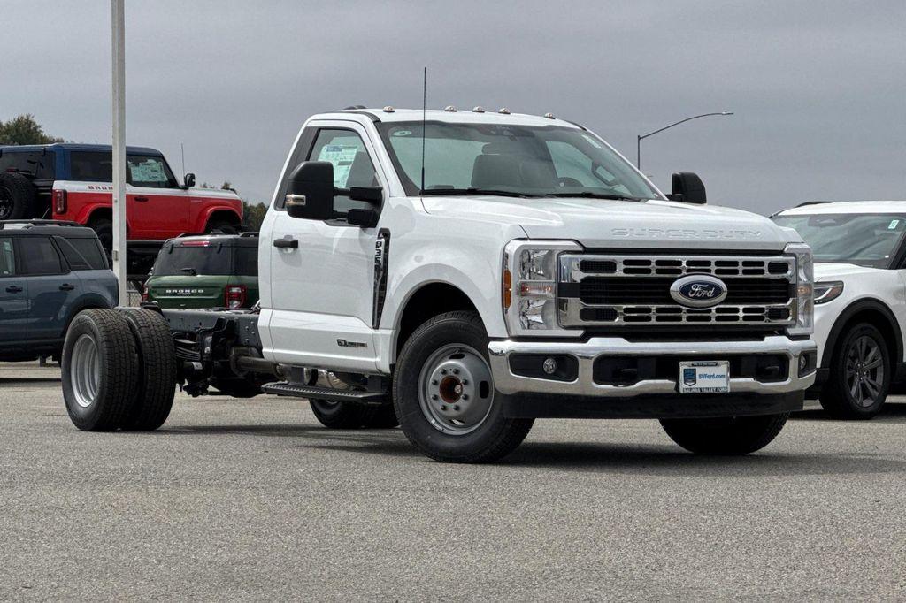new 2025 Ford F-350 car, priced at $62,466