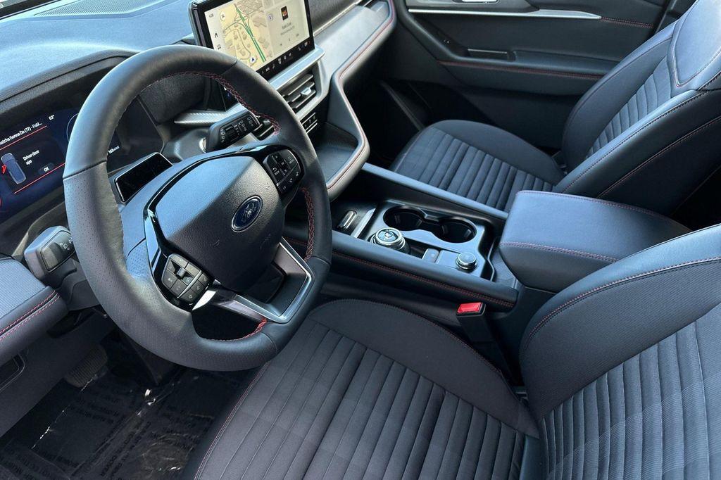 new 2025 Ford Explorer car, priced at $44,962