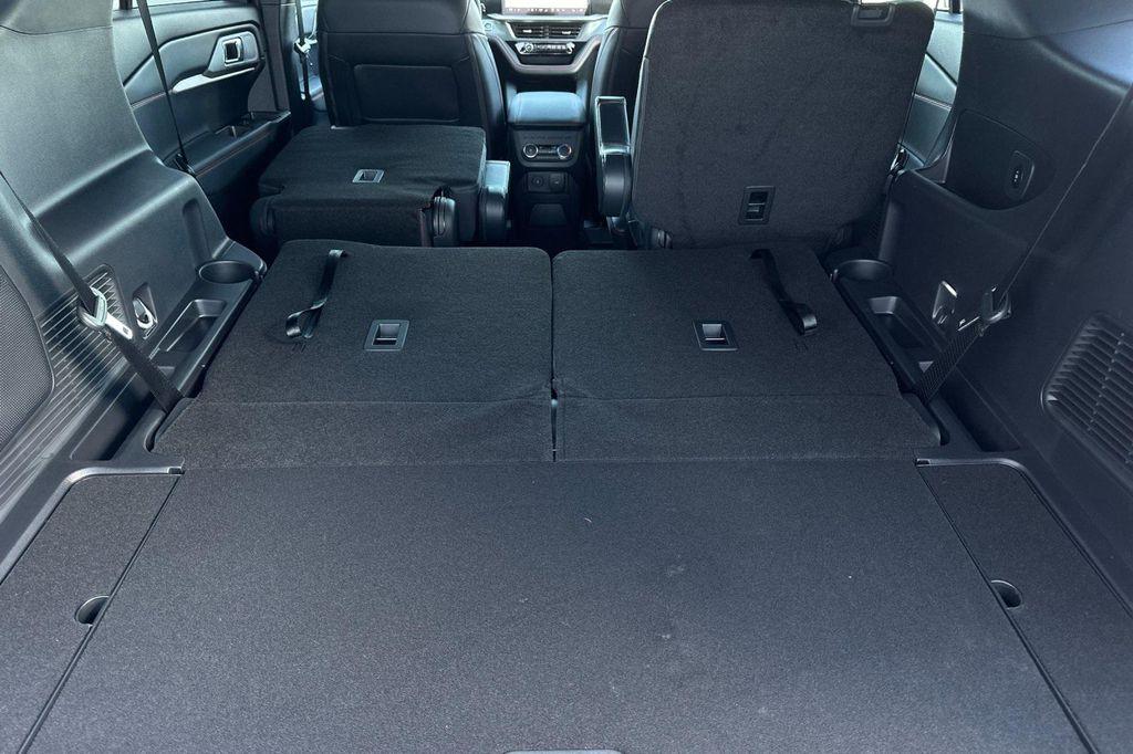 new 2025 Ford Explorer car, priced at $44,962