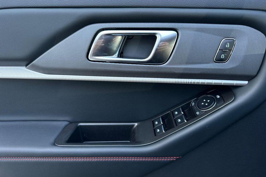 new 2025 Ford Explorer car, priced at $44,962