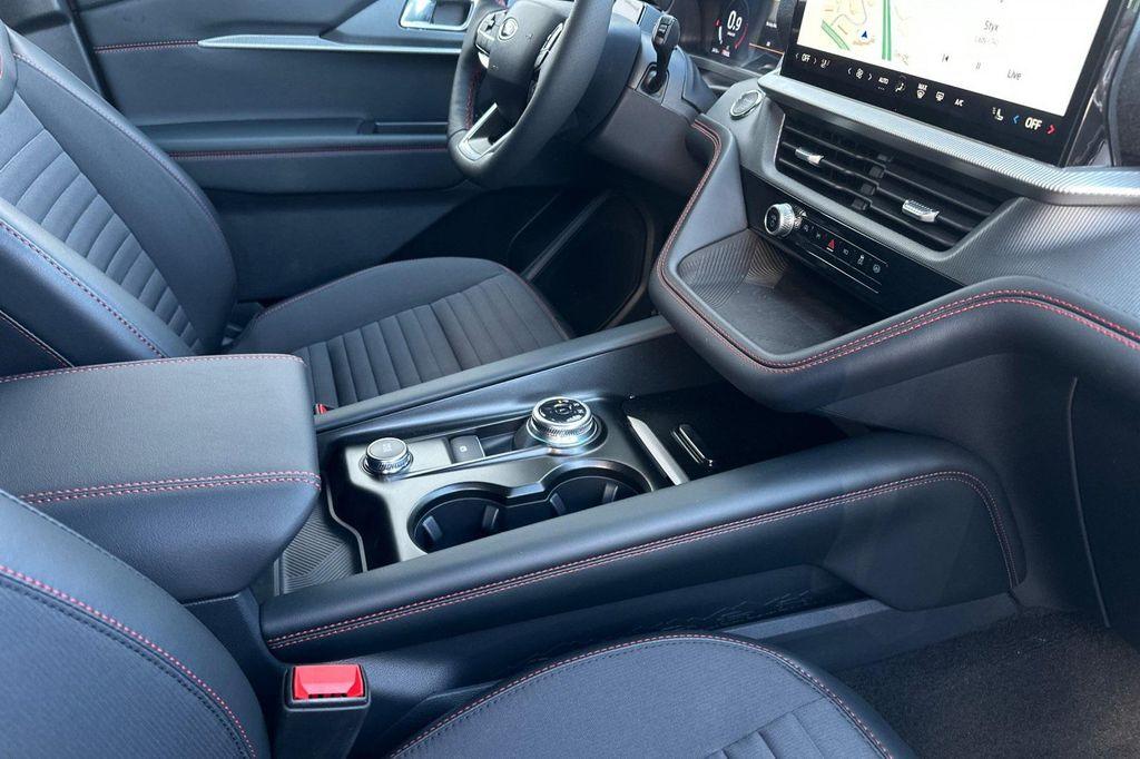 new 2025 Ford Explorer car, priced at $44,962